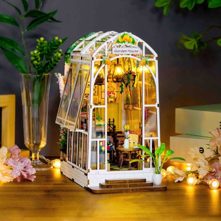 2Kids Toys - Maison miniature Maison de jardin 2 piles AAA