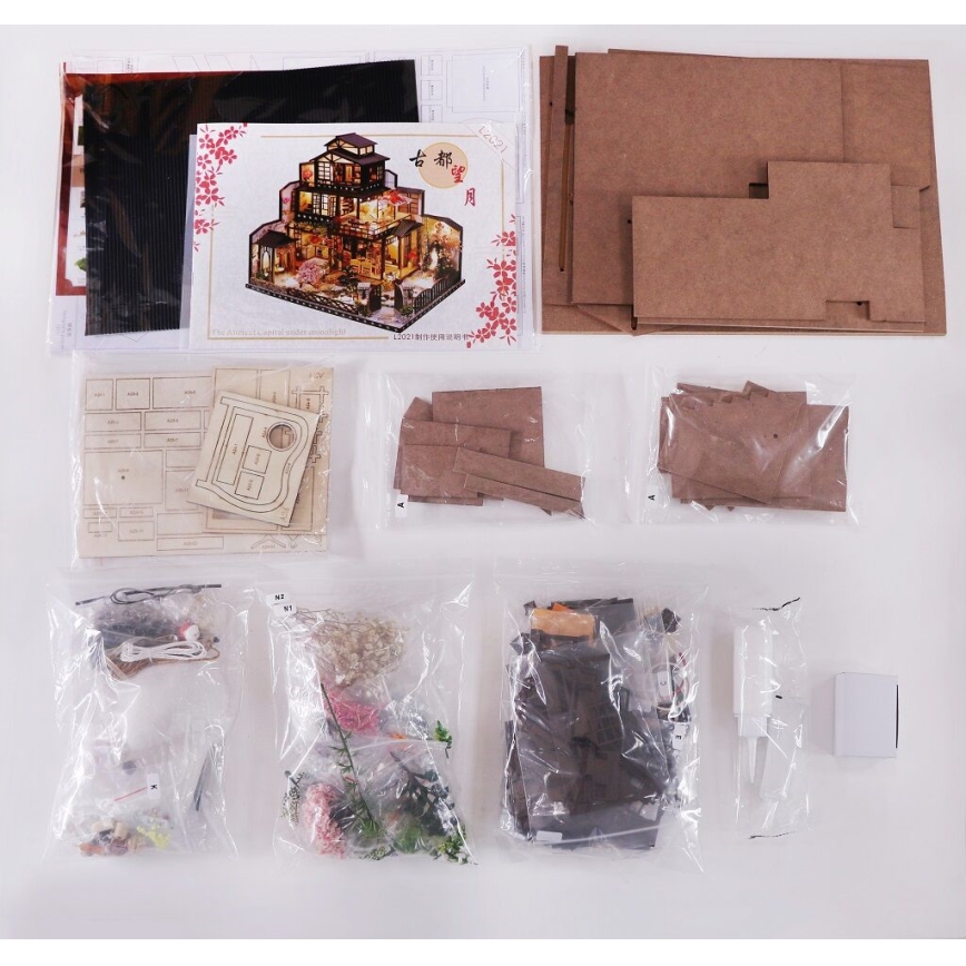 2Kids Toys - Miniature de maison Villa Sakura élégante 2xAAA