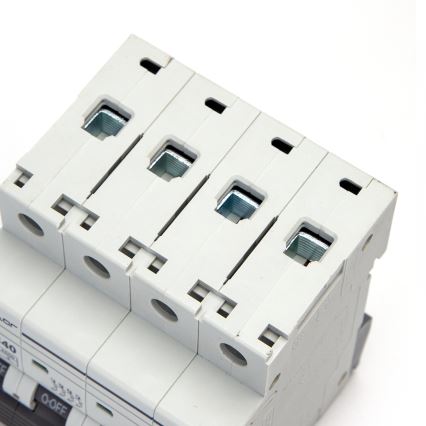 Aigostar - Disjoncteur 4 pôles 4P-63A-C 400V