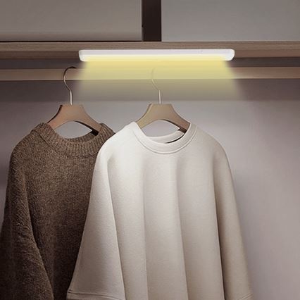 Aigostar - Éclairage pour placard avec détecteur de mouvement LED/1,5W/3xAA 3000K