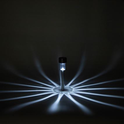 Aigostar - Luminaire solaire LED 2 V IP44 40 mAh, chrome mat