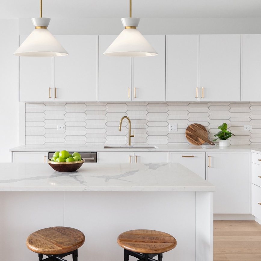 Alora Mood - Suspension sur tige HALSTON 1xE27/60W/230V dorée