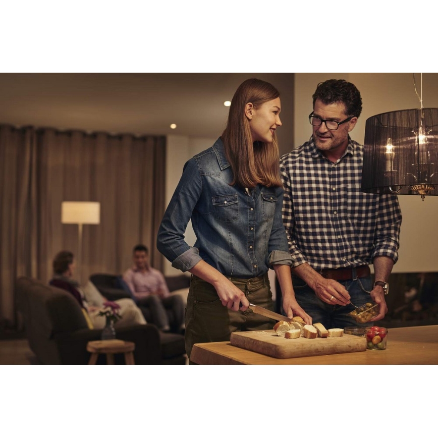 Ampoule à intensité variable LED Philips Warm Glow E14/8W/230V