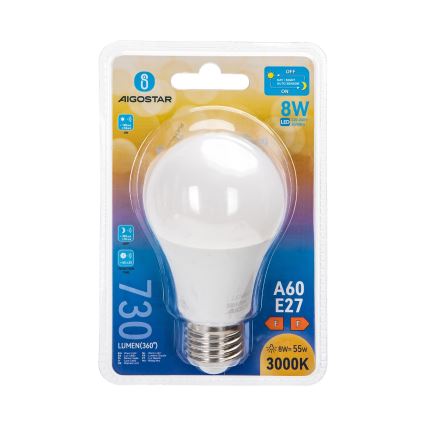 Ampoule LED A60 E27/8W/230V 3000K avec capteur crépusculaire - Aigostar