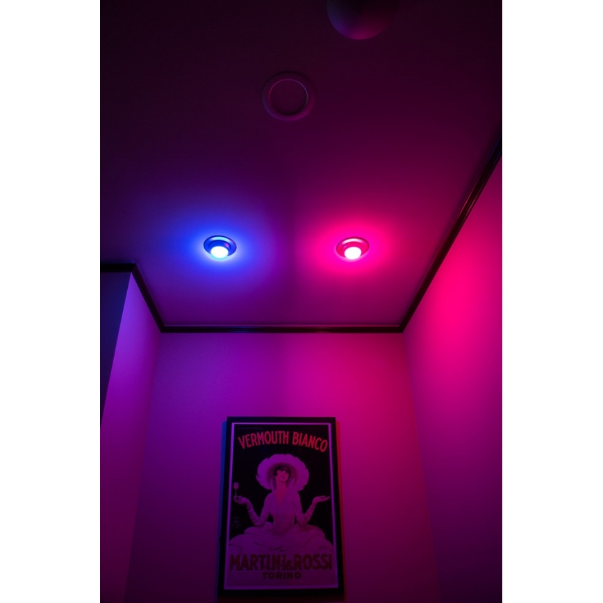 Ampoule LED RGB GS à intensité modulable avec télécommande E27/7W/230V