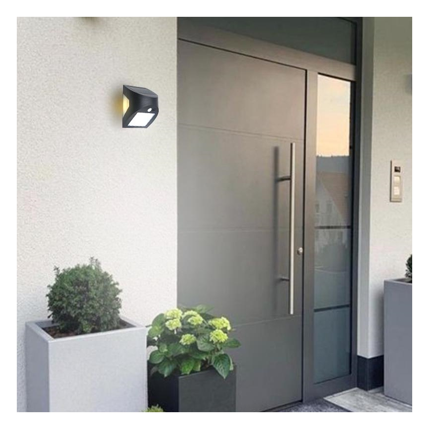 Applique murale solaire LED avec capteur — LED 3 W / 3,7 V / 3000/4000 K / 1200 mAh / IP54, noire