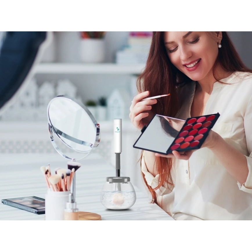 Beper - Nettoyeur de pinceaux de maquillage 2xAAA