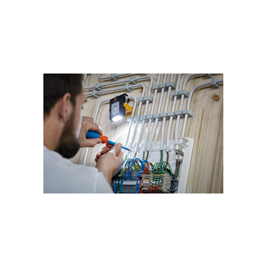 Brennenstuhl - Lampe torche de travail LED/3xAAA orange