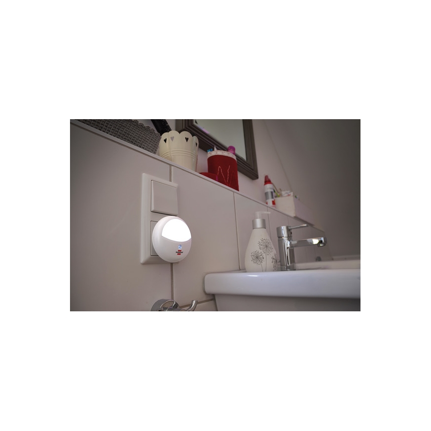 Brennenstuhl - Lumière d'orientation sur prise avec détecteur LED/0,85W/230V