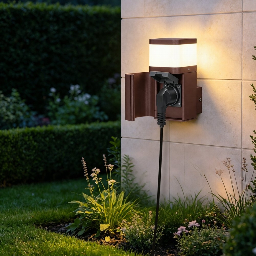BRILAGI - Applique murale extérieure avec prise SCHUKO PILLAR 1xG9/11W/230V IP44 marron