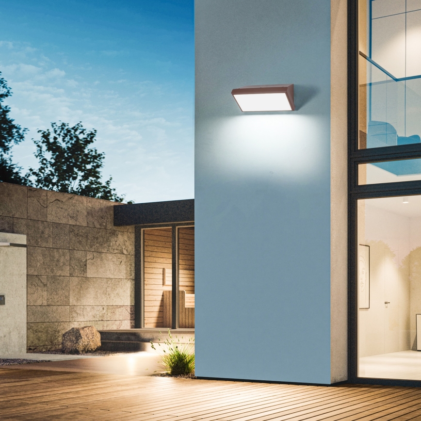 Brilagi - Applique murale extérieure LED RGBW à intensité variable TRIANGLE 1xE27/15W/230V 2700-6500K IP65 marron