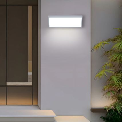 Brilagi - Applique murale d'extérieur LED avec détecteur TRIANGLE LED/42W/230V 45 cm blanche IP65