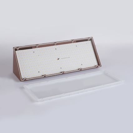 Brilagi - Applique murale d'extérieur LED avec détecteur de mouvement TRIANGLE LED/42W/230V 45 cm marron IP65