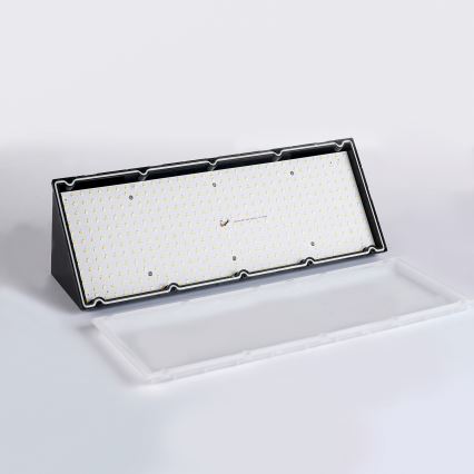 Brilagi - Applique murale d'extérieur LED TRIANGLE LED/42W/230V 3000/4000/6500K 45 cm noire IP65