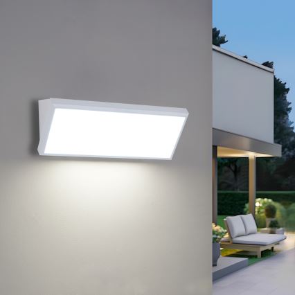 Brilagi - Applique murale d'extérieur TRIANGLE LED/42W/230V 45 cm blanche IP65