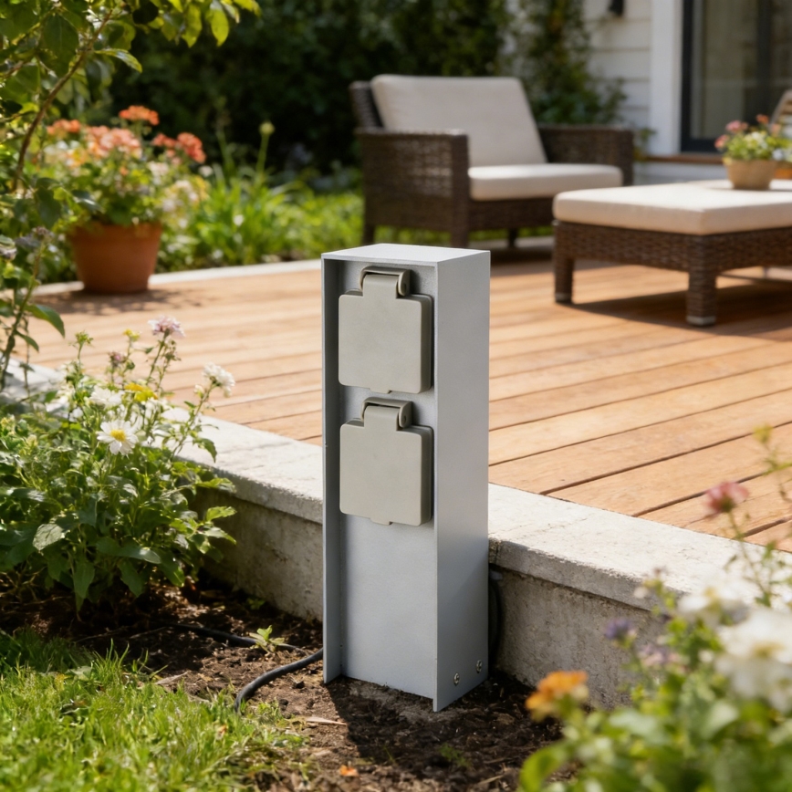 Brilagi - Borne extérieure PILLAR 2Z SCHUKO 230V IP44 argentée