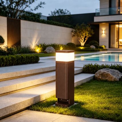 BRILAGI - Lampe d'extérieur avec 2 prises SCHUKO PILLAR 1xG9/11W/230V IP44 brune