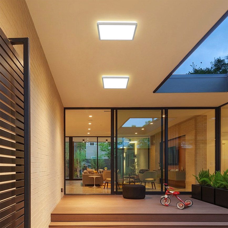 Brilagi - Plafonnier LED pour salle de bains ULTRA SLIM LED/18W/230V 30x30 cm argenté IP54