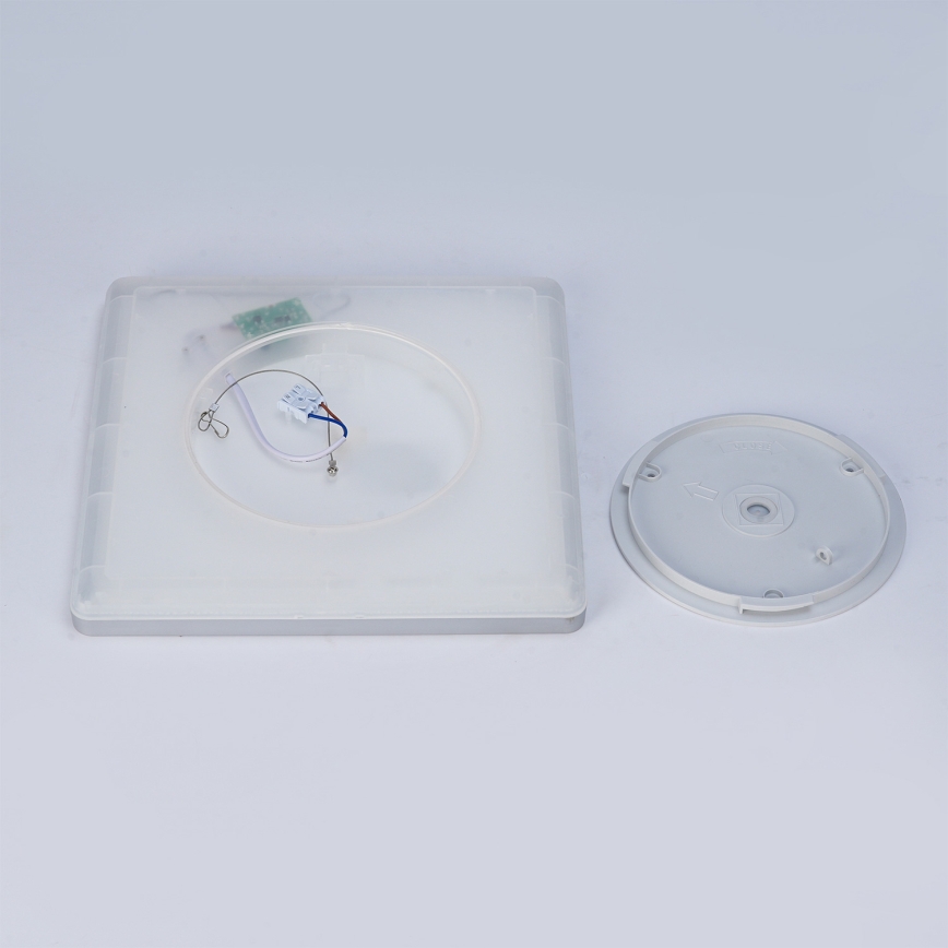 Brilagi - Plafonnier LED pour salle de bains ULTRA SLIM LED/18W/230V 30x30 cm argenté IP54