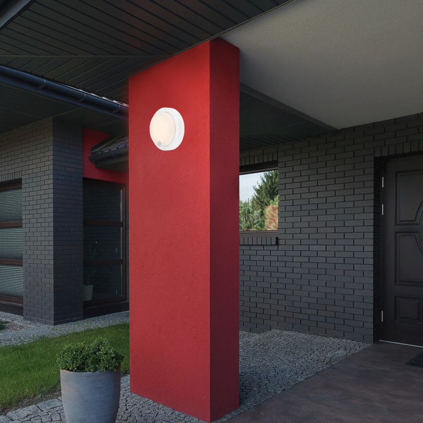 Brilo - Applique murale extérieure LED rechargeable avec capteur, 4 W / 5 V, 4400 mAh, IP44, blanche