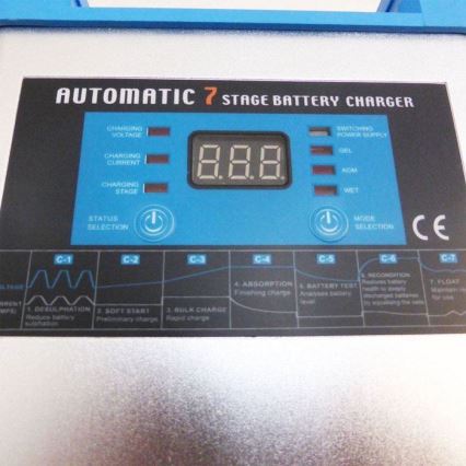 Chargeur automatique de batterie au plomb 12/230V