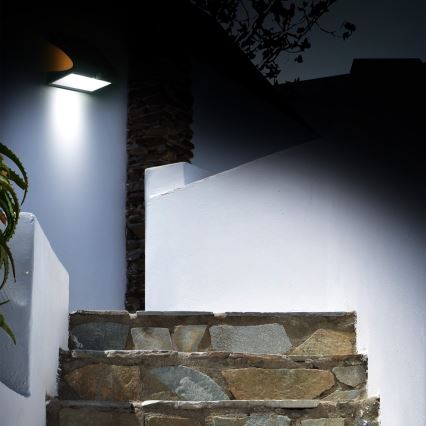 Éclairage solaire avec détecteur de mouvement et crépusculaire LED/6,8W/4000 mAh 3,7V IP65