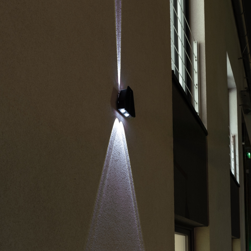 Applique murale solaire avec détecteur LED/2W/5V IP54 1300 mAh