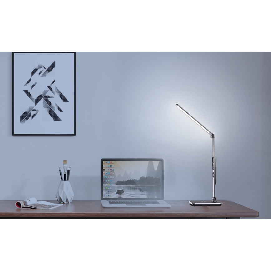 Lampe de bureau LED dimmable 8,5W/230V avec recharge sans fil, argentée