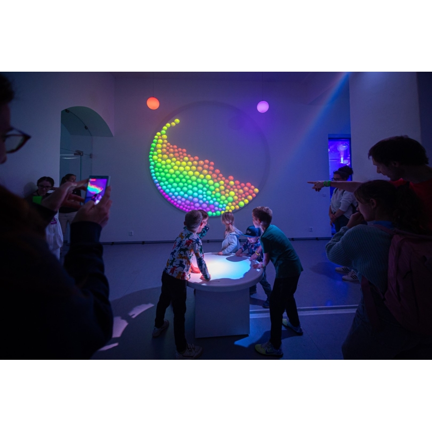 Immax NEO 07794CDO - Lot de 3 ampoules LED RGB+CCT dimmables E27/14W/230V 2700K-6500K Tuya Wi‑Fi + télécommande