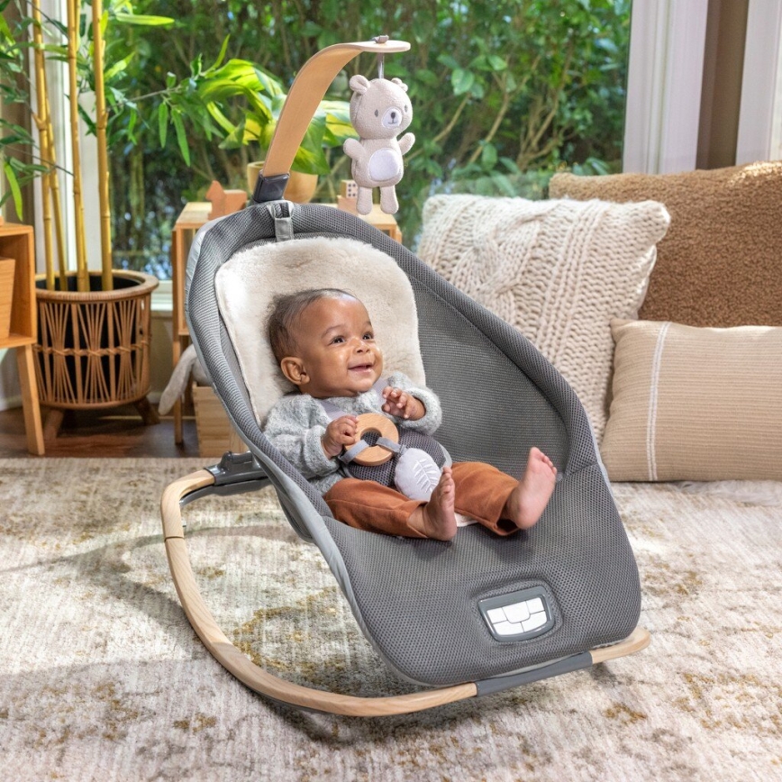 Ingenuity - Transat bébé vibrant avec mélodie EVERY SEASON WESLEY 3xC gris