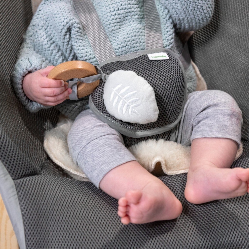 Ingenuity - Transat bébé vibrant avec mélodie EVERY SEASON WESLEY 3xC gris
