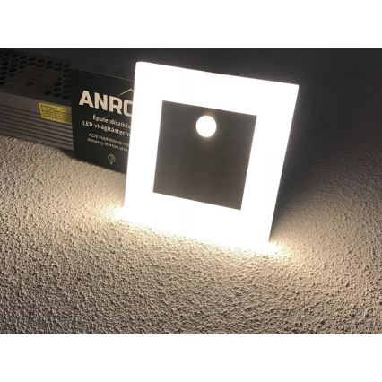 Éclairage d'escalier LED avec capteur LED/0,8W/12V 3000K