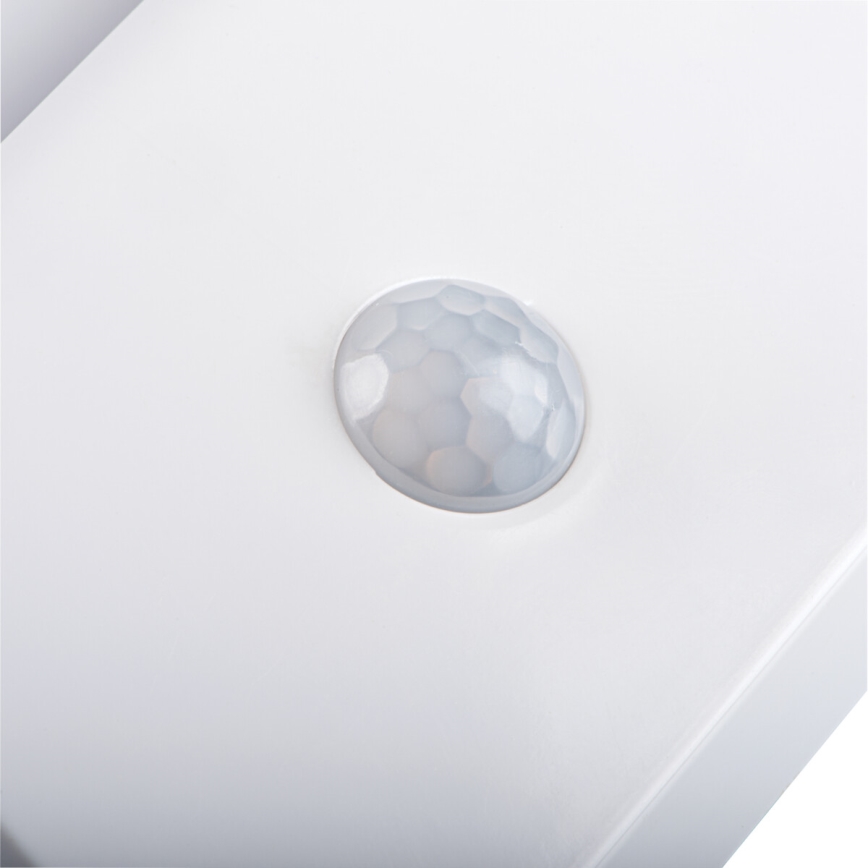 Luminaire encastrable LED avec détecteur de mouvement et capteur crépusculaire IRS LED/0,3W/3xAAA IP54 blanc