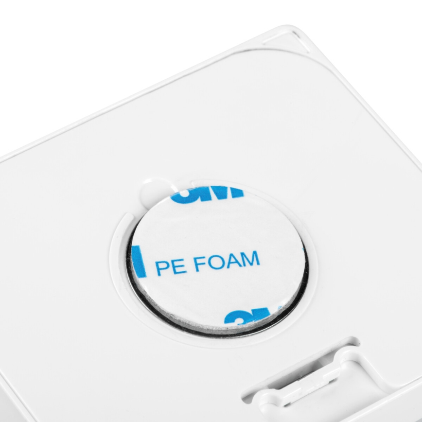 Luminaire encastrable LED avec détecteur de mouvement et capteur crépusculaire IRS LED/0,3W/3xAAA IP54 blanc