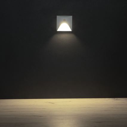 Luminaire d'escalier LED avec capteur de mouvement et capteur crépusculaire EXIN LED/2,5W/230V 4000K IP65 blanc carré