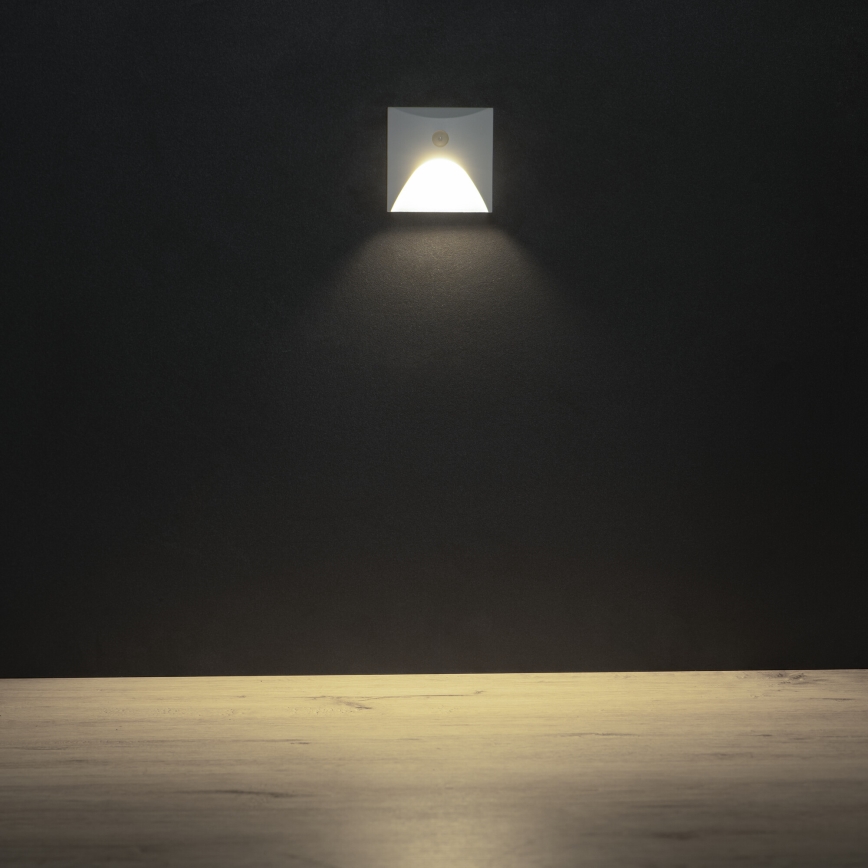 Luminaire d'escalier LED avec capteur de mouvement et capteur crépusculaire EXIN LED/2,5W/230V 4000K IP65 blanc carré