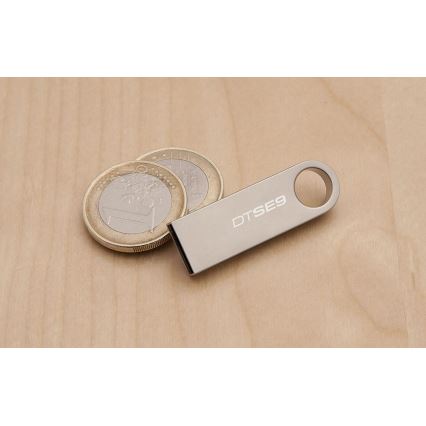 Kingston - Clef USB métallique DATATRAVELER SE9 32GB