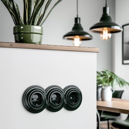 Kliklap - Prise murale triple rétro avec cadre SCHUKO 230 V, verte