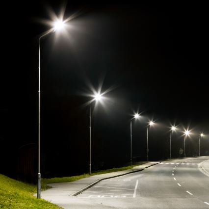 Lampadaire solaire LED VIA 100W/10000 mAh 3,2V 6000K IP54 + télécommande