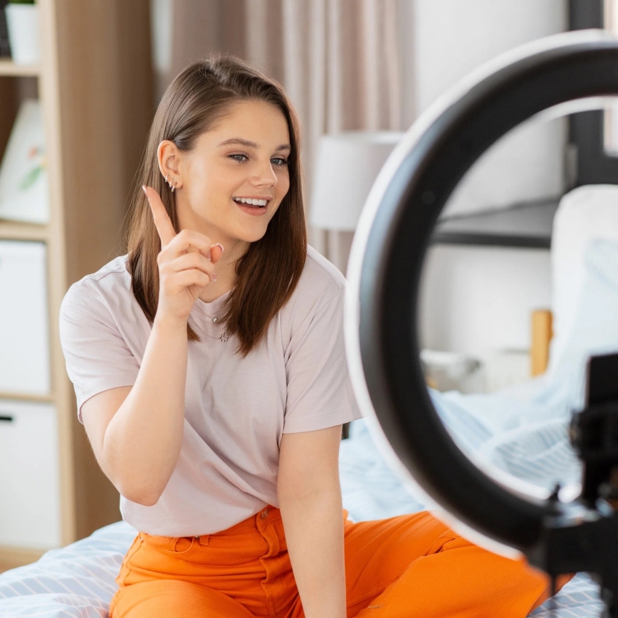 Lampe à intensité variable avec trépied et support vlogging LED/10W/5V 2700-6500K
