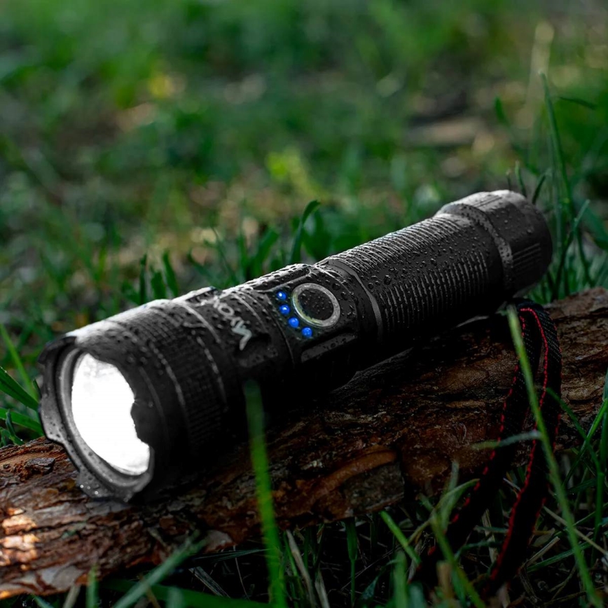 Lampe torche rechargeable LED dimmable avec fonction powerbank LED/10W/5V IPX4 600 lm 2000 mAh