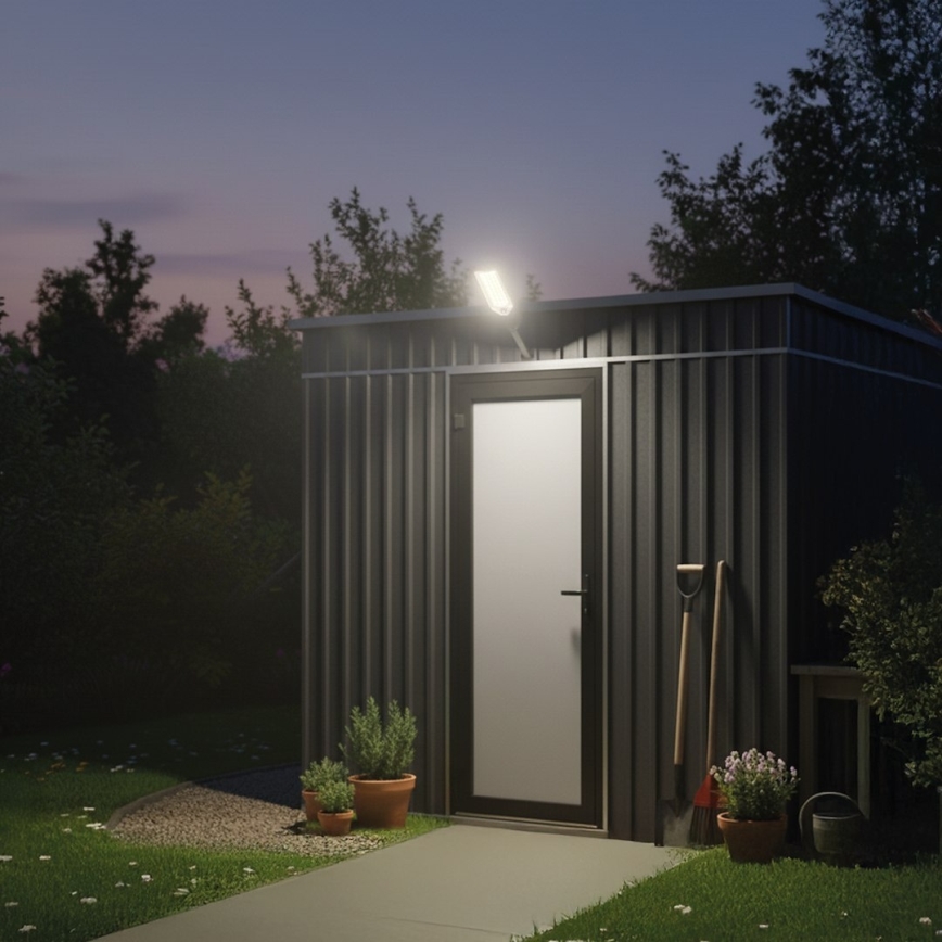 Lampe solaire LED de rue à intensité réglable avec capteur VENICE LED/50W/3,2V 4000 mAh IP65 noire + télécommande
