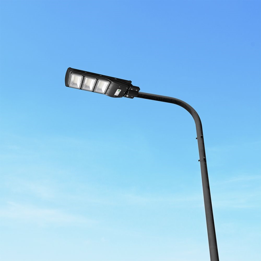 Lampe solaire LED d'extérieur dimmable avec capteur de mouvement et crépuscule LED/12W/3,2V 6000K IP65 10000 mAh noire + télécommande