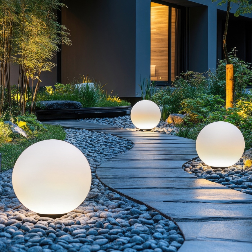 Lampe solaire RGB à intensité variable GARDEN BALL LED/5W/3,7V 3000K IP54 2200 mAh d. 40 cm + Télécommande