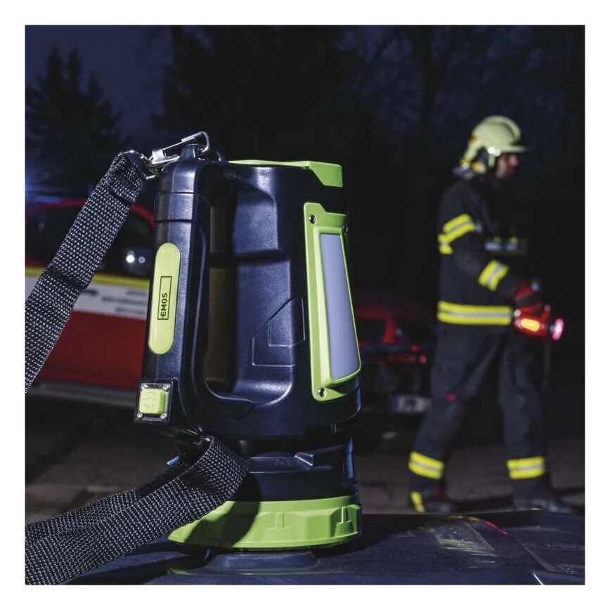 Lampe torche rechargeable LED/3,7V IP44 850 lm 8000mAh