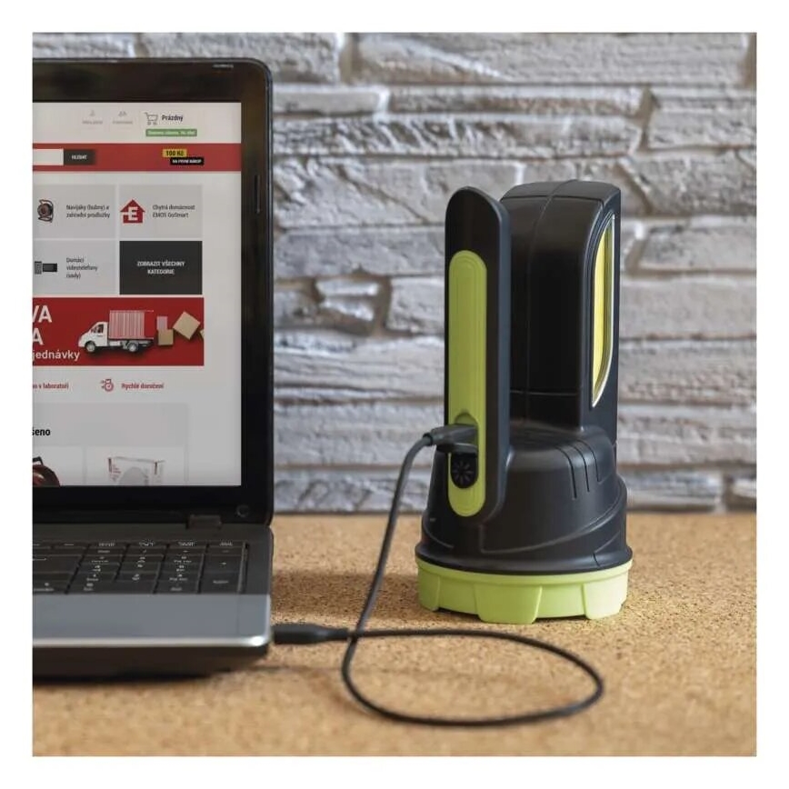 Lampe torche rechargeable LED LED/3,7V 210 lm 1800mAh