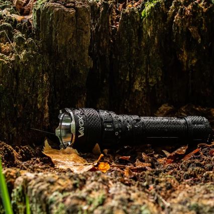 Lampe torche RGBW à intensité variable et rechargeable LED/15W/5V IP66 1500 brillant 2000 mAh