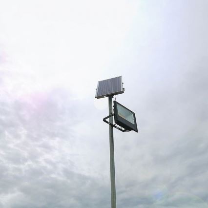 LED Projecteur solaire extérieur LED/40W/10V IP65 6000K + Télécommande