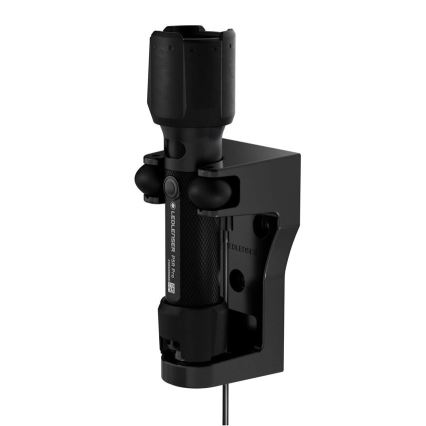 Ledlenser P5R PRO - Lampe de poche rechargeable LED à intensité réglable, batterie 920 mAh, indice de protection IP68, 750 lm, autonomie 18 h, noire