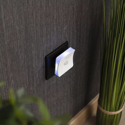 Ledvance - Lumière d'orientation sur prise avec détecteur RGB LUNETTA LED/0,3W/230